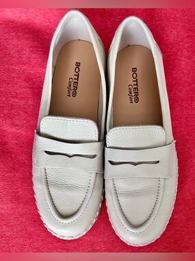 Women's Cream Leather Penny Loafers